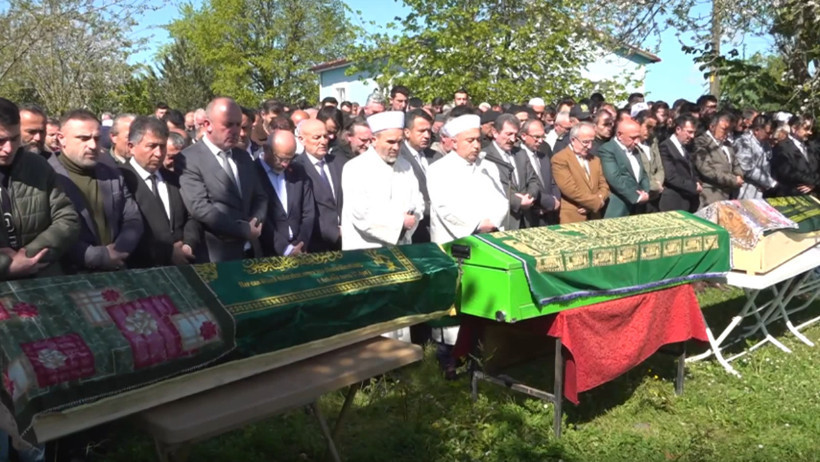 Heyelan faciasında dikkat çeken tabela - Resim : 5