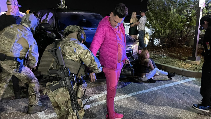 Gece kulübünde göçmen avı: 100'den fazla gözaltı - Resim : 1