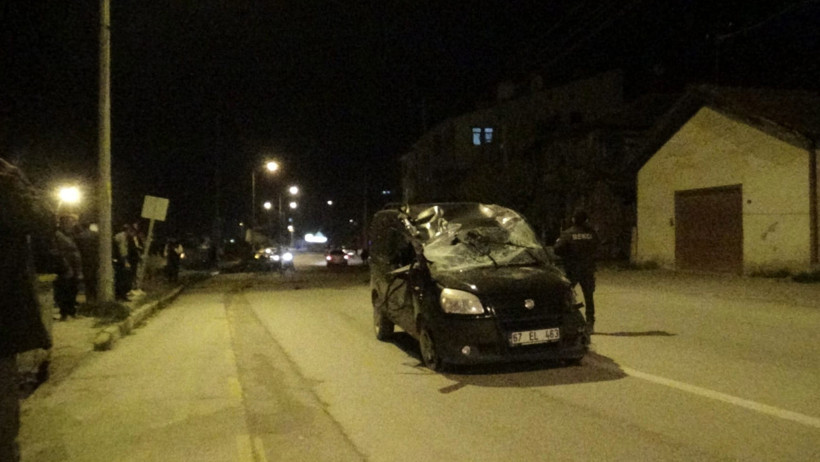 Arkadaşının aracını izinsiz alıp takla attı - Resim : 1