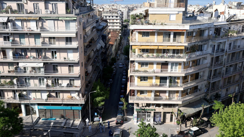 Patlayıcıyı yerleştirirken öldü: Evden cephanelik çıktı - Resim : 1