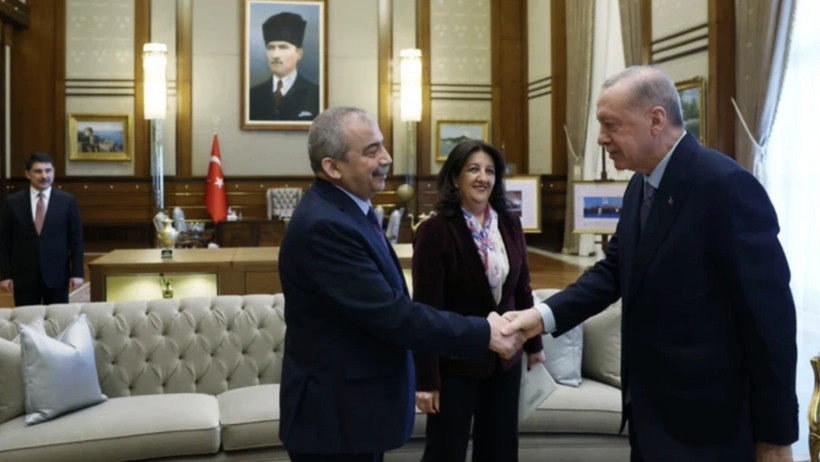 Sırrı Süreyya Önder'e veda: Sevenleri AKM'ye sığmadı, konuşanlar gözyaşlarını tutamadı - Resim : 8