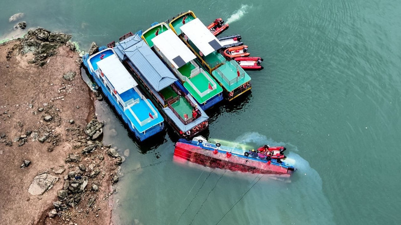 Çin'de tekneler alabora oldu: 10 ölü, 70 yaralı - Resim : 1