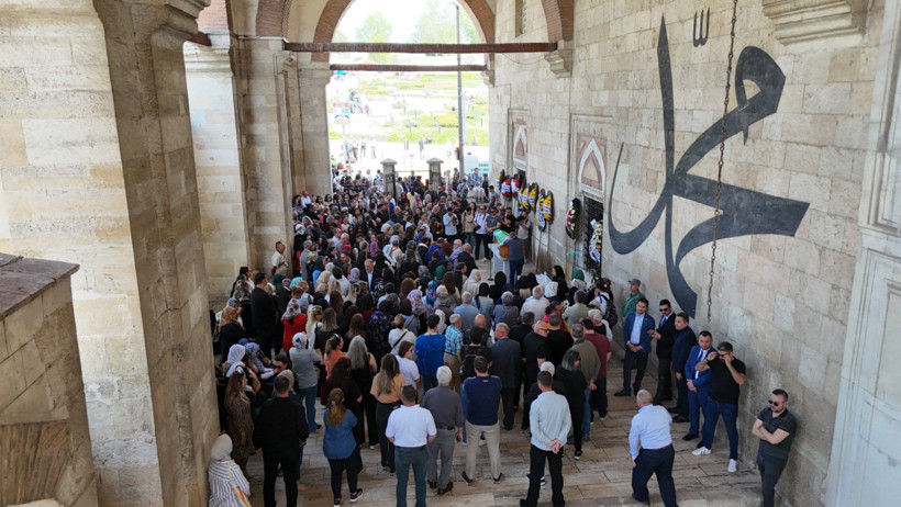 Eski eşi tarafından öldürülen Bahar, son yolculuğuna uğurlandı - Resim : 4