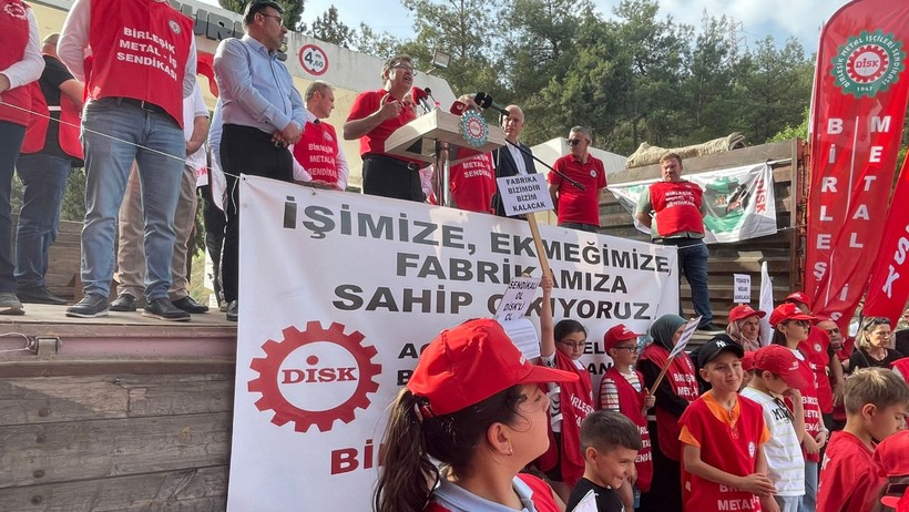 İşçiler isyanda: Bu fabrikaları sokakta bulmadık, peşkeş çektirtmeyeceğiz - Resim : 2