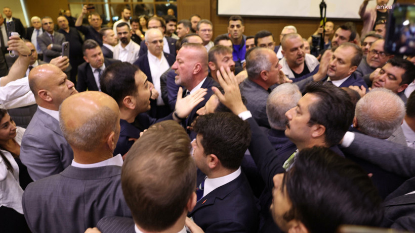 Bursa Büyükşehir Belediye Meclisi'nde AKP ve CHP'liler arasında gerginlik - Resim : 1