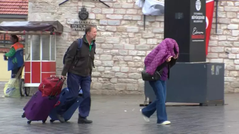 AKOM uyarmıştı: İstanbul'da beklenen yağış başladı - Resim : 2