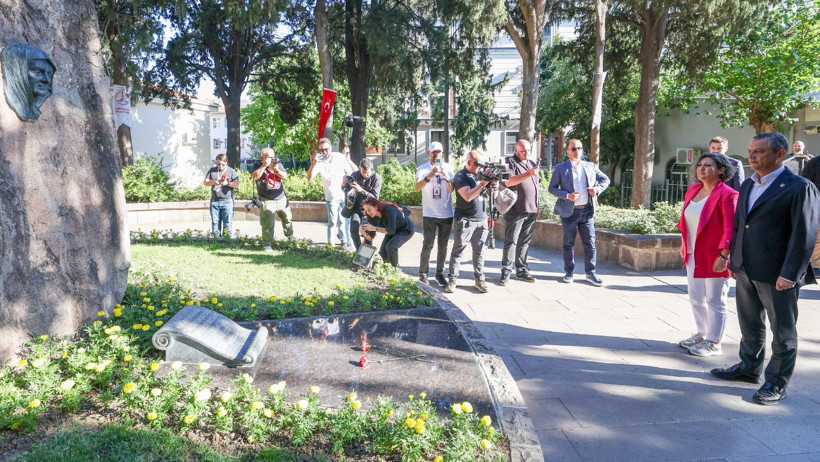 Milyonlar bayraklarla Gündoğdu Meydanı'na aktı - Resim : 25