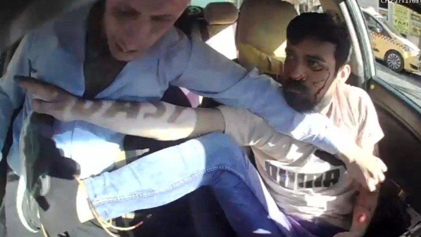 Takside bıçaklı dehşet! Defalarca vurdu... - Resim : 2