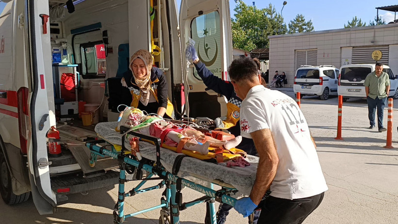 Büyük acı! Kullandığı traktörle 7 yaşındaki kızını ezdi - Resim : 1