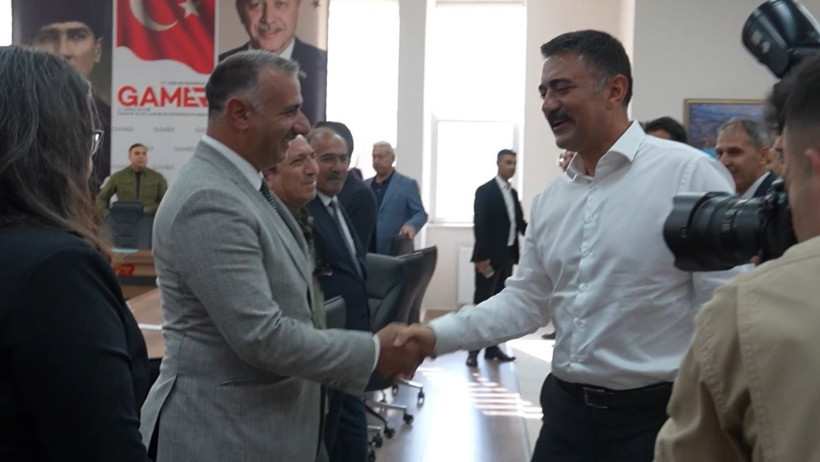 İçişleri Bakanlığı emrine alınan Bülent Tekbıyıkoğlu, Tunceli'den ayrıldı - Resim : 2