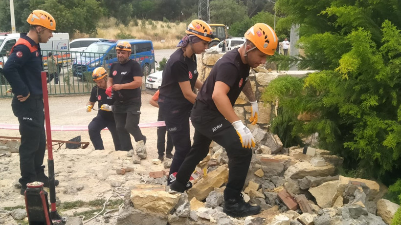 Düğün salonundaki dekor, doktoru öldürdü - Resim : 2