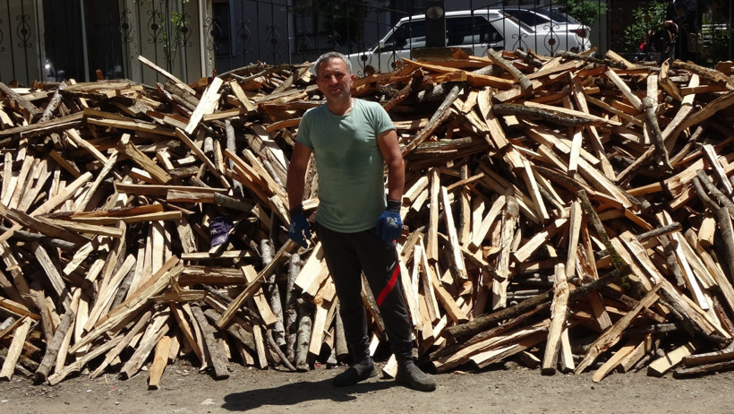 Günde 3 ton odun kırıyor, aylık 80 bin TL kazanıyor - Resim : 1