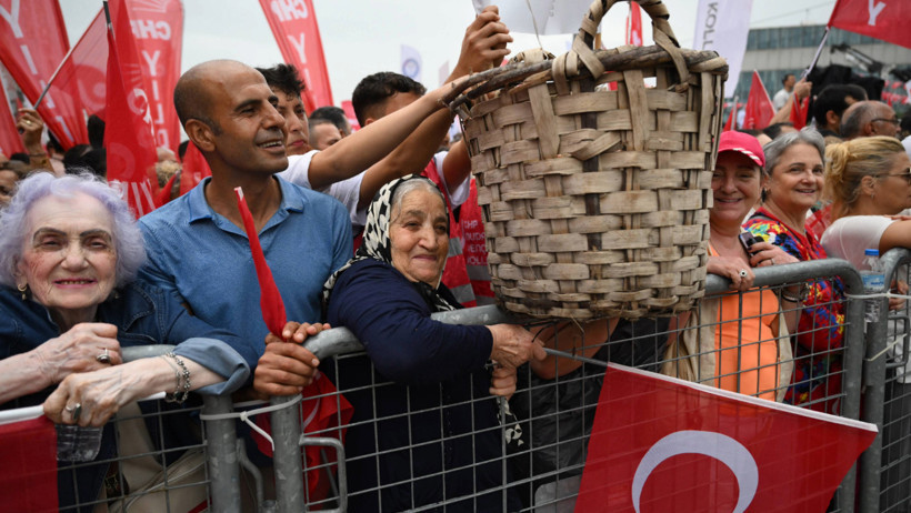 Yasaklara rağmen on binler Bursa mitingindeydi - Resim : 4