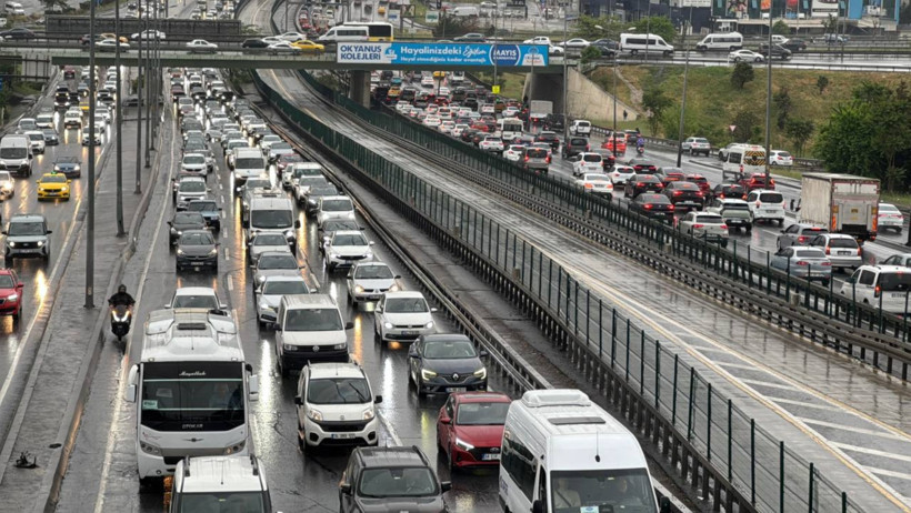 İstanbul'da trafik kilit - Resim : 1