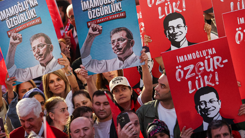 'Millet İradesine Sahip Çıkıyor' On binler bu kez Esenler'de - Resim : 4