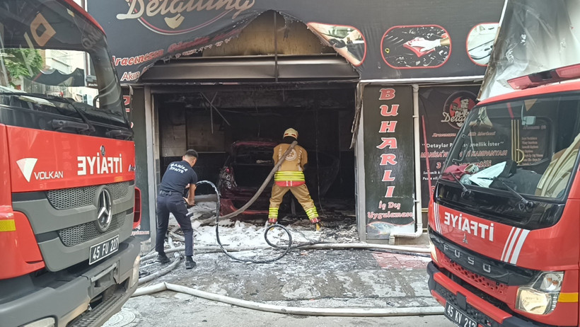 Korkunç olay kamerada: Araçtan sızan benzin sonu oldu - Resim : 2