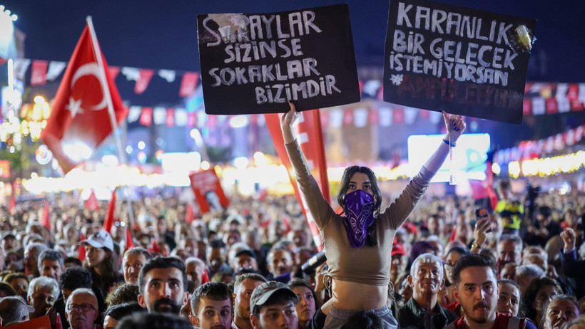 'Millet İradesine Sahip Çıkıyor' On binler bu kez Esenler'de - Resim : 15