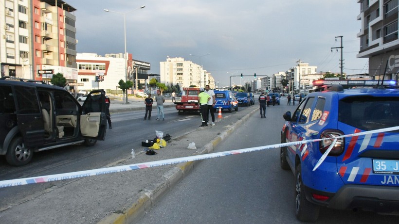 İzmir'de otomobile silahlı saldırı: 3 ölü, 3 yaralı - Resim : 5