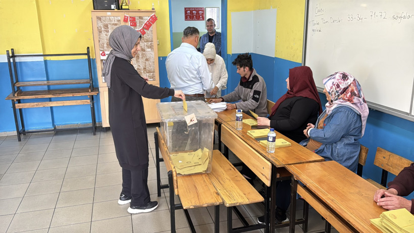 Birçok ilde vatandaşlar sandık başına gitti - Resim : 1