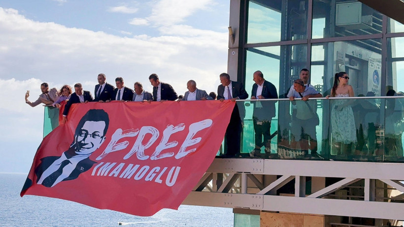 Antalya'da on binler adalet için toplandı - Resim : 2