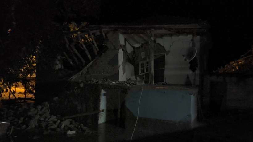 Sağanak faciaya neden oldu: Bir ev yıkıldı, 3 ev tahliye edildi - Resim : 4