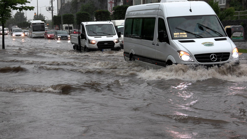 Trabzon'u sel vurdu, bir kişi kayıp - Resim : 2
