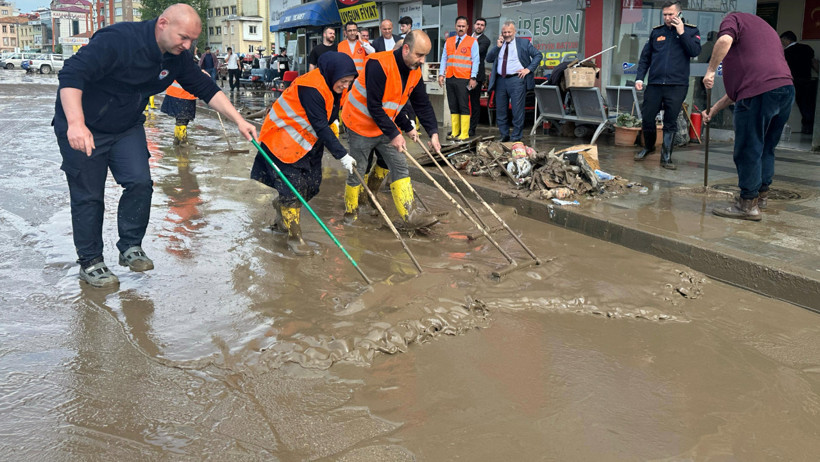 Trabzon'u sel vurdu, bir kişi kayıp - Resim : 5