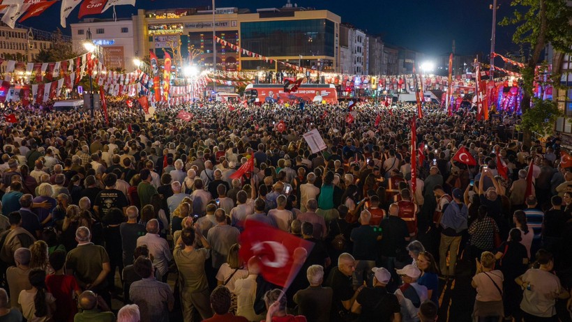 Özgür Özel meydan okudu: Tepemin tasını attırma dağılmamak üzere toplanırız - Resim : 3