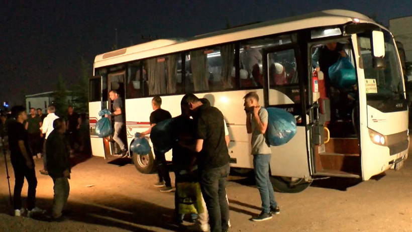 İnfaz yasası yürürlüğe girdi, tahliyeler başladı - Resim : 1