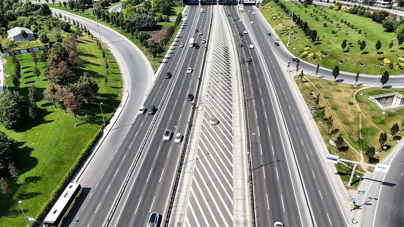 İstanbul'da bayram sakinliği: Yollar boş kaldı - Resim : 2