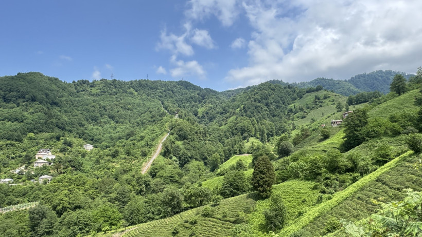 Sınırın ikiye ayırdığı köyde akrabalık bağları 104 yıldır sürüyor - Resim : 8