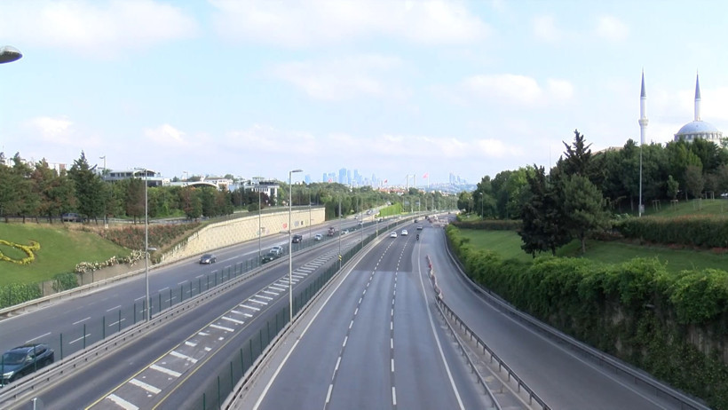 İstanbul’da bayramın ikinci günü yollar boş kaldı - Resim : 2