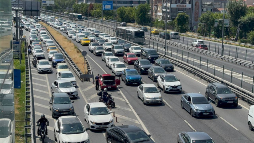 İstanbul trafiğinde bayram kısa sürdü - Resim : 1