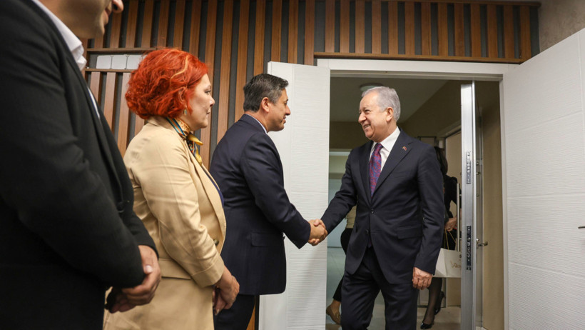 MHP ile DEM Parti bayramlaşmasında 'demli çay' esprisi - Resim : 1