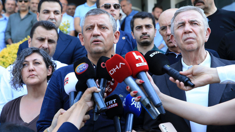 Ferdi Zeyrek'in durumu kritik: 'İyi yönde bir gelişme yok' - Resim : 4