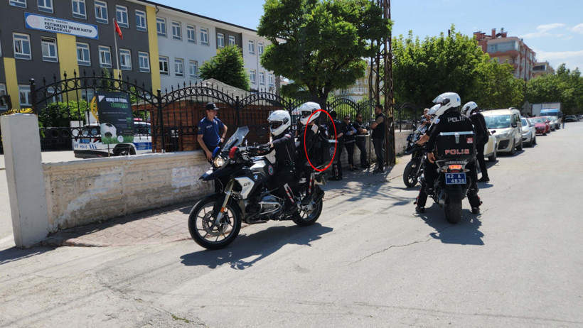 Okula girip öğretmeni katletti - Resim : 1