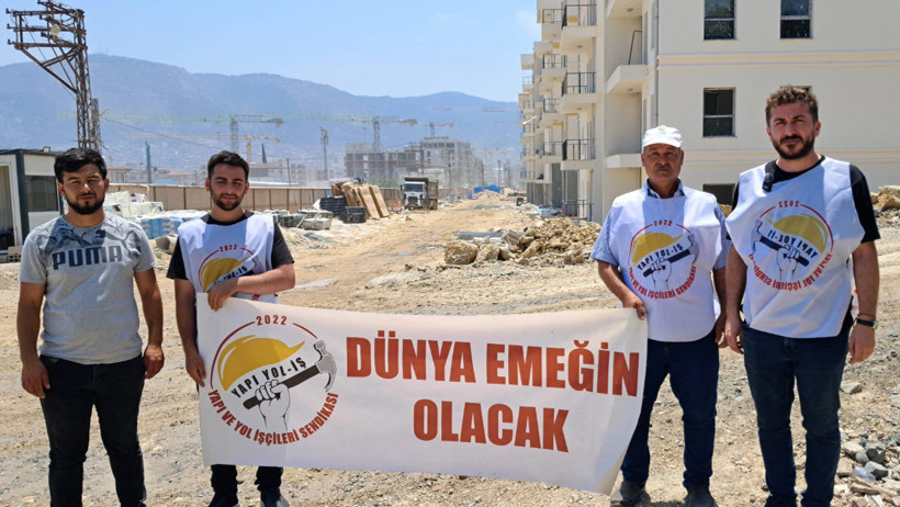 Ücretlerini alamayan TOKİ işçileri çatıya çıktı: 2 gözaltı - Resim : 2