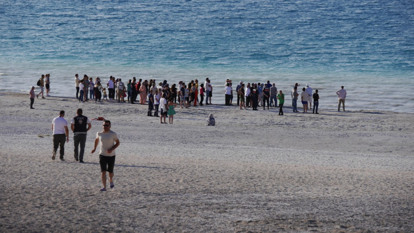 Salda Gölü, baba ile oğluna mezar oldu - Resim : 1