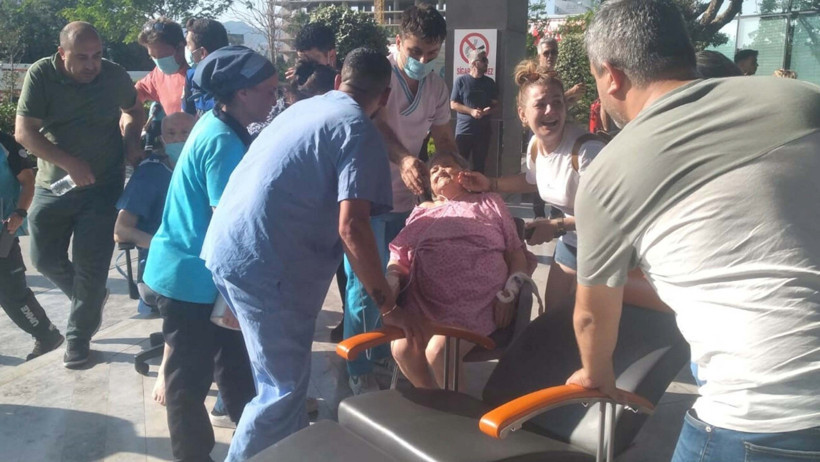 Fabrikada başlayan yangın hastaneye sıçradı - Resim : 5