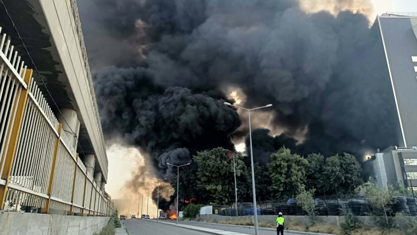 Fabrikada başlayan yangın hastaneye sıçradı - Resim : 1