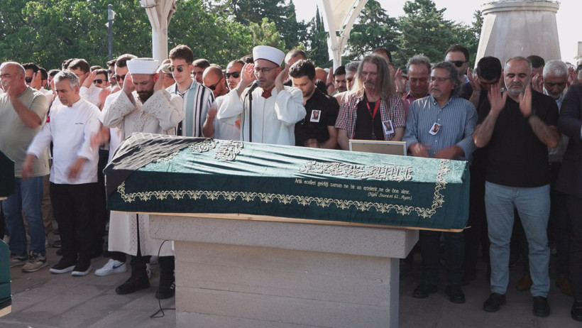 İnci Manço son yolculuğuna uğurlandı - Resim : 1