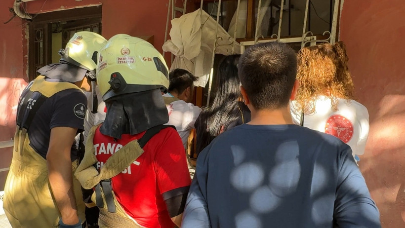 Babası inim inim inledi, o yardıma gelenlere çıkıştı: Kim aradı itfaiyeyi? - Resim : 3