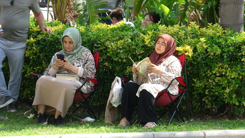 Küpesini çıkaramayınca sınava giremedi - Resim : 9