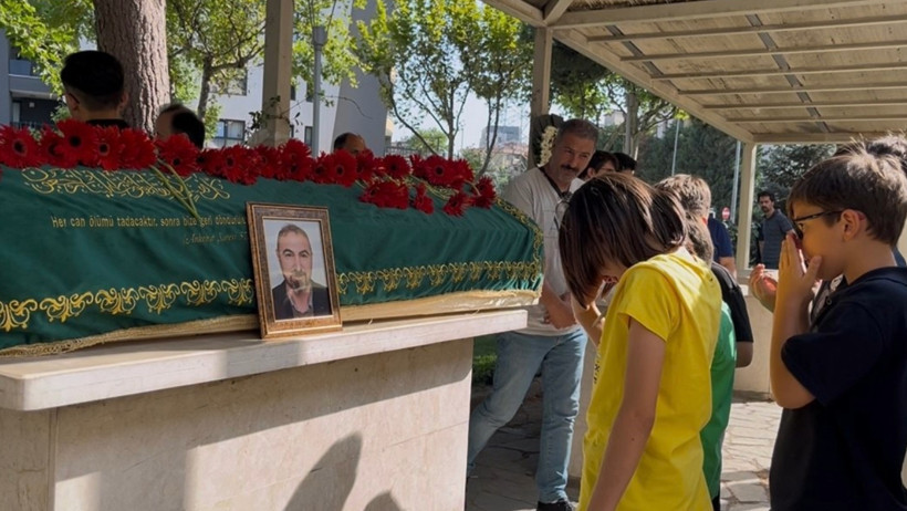 Karne günü hayatını kaybetti, öğrencileri gözyaşı döktü - Resim : 2