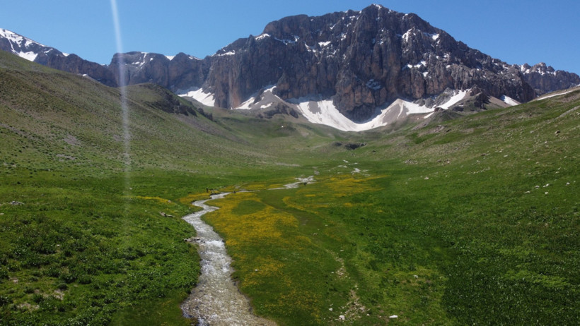 Doğa severlerin rotası oldu: 3 bin rakımda saklı cennet - Resim : 2