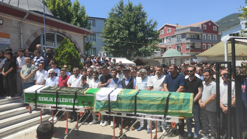 İznik Gölü’nde boğulan kuzenler yan yana toprağa verildi - Resim : 3