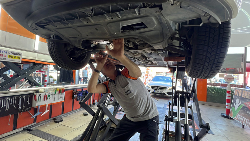 Pes artık! Otomobilin motorundan bulaşık teli çıktı - Resim : 1