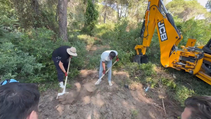 Karısını gömdüğü yeri 7 yıl sonra gösterdi - Resim : 1