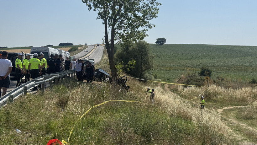 Feci kazada can pazarı: 2'si çocuk 5 kişi öldü - Resim : 1
