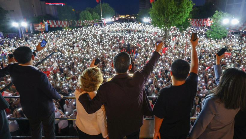 Kurultay davası öncesi CHP, İstanbul'da on binlerle alanda - Resim : 2